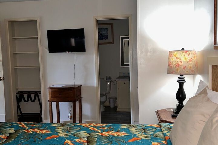 Room 211 of 218