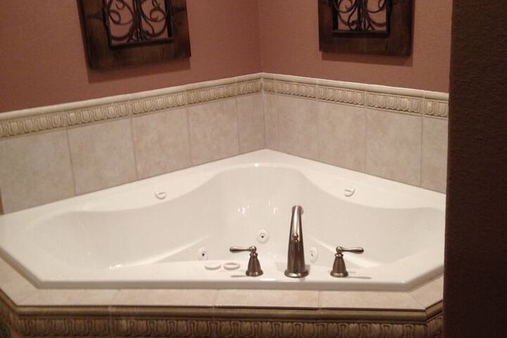 Hot Tub 40 of 41