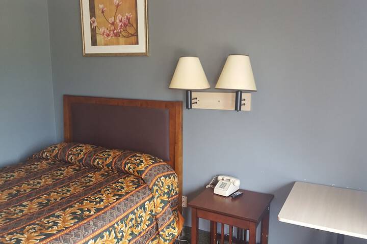 Room 7 of 16