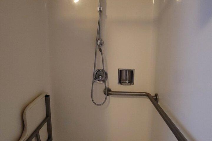 Room 33 of 52