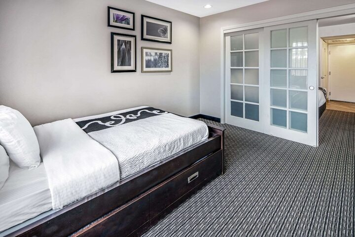 Room 21 of 30
