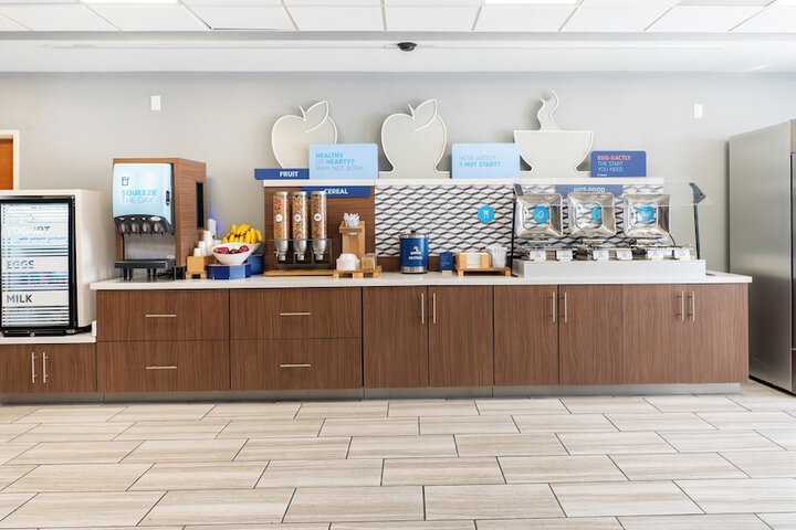 Holiday Inn Express Hotel & Suites ANDERSON NORTH by IHG