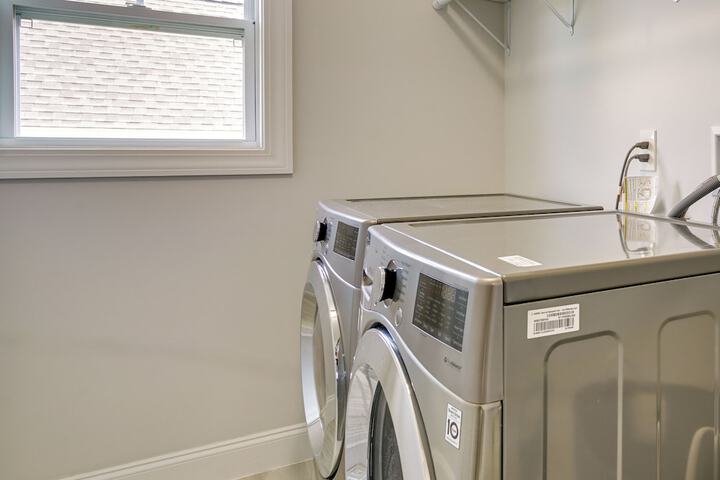 Sleek Long Branch Vacation Rental w / Pool + Patio!