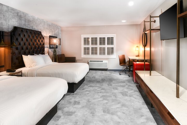 Room 19 of 49