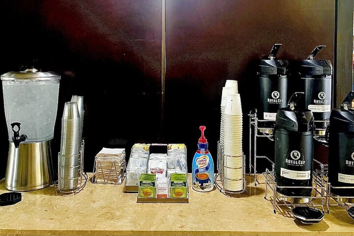 Breakfast/Coffee Service 25 of 29