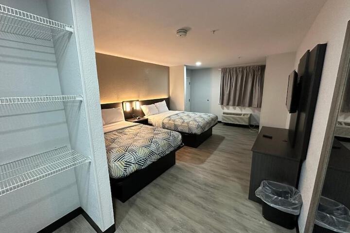 Room 7 of 7