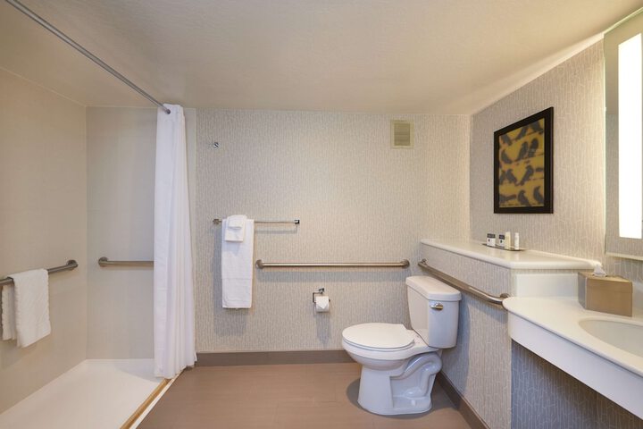 Room 46 of 80
