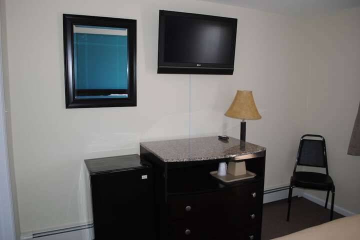 Room 28 of 35