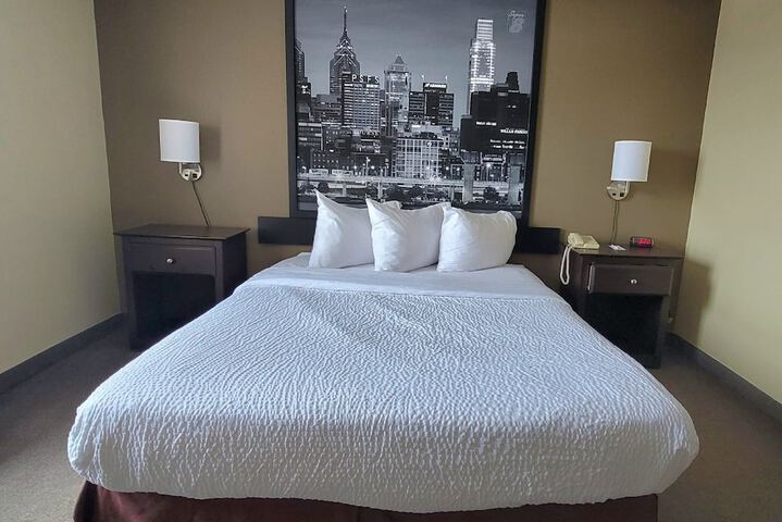Room 21 of 38