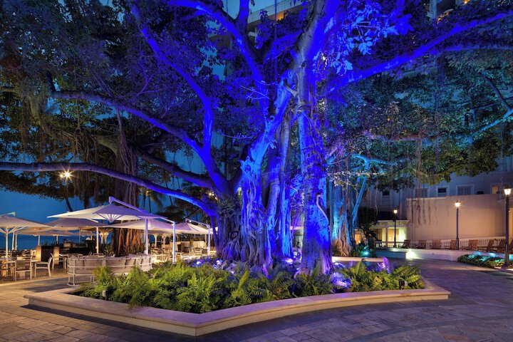 Moana Surfrider a Westin Resort & Spa, Waikiki Beach