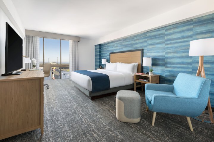 Room 49 of 102