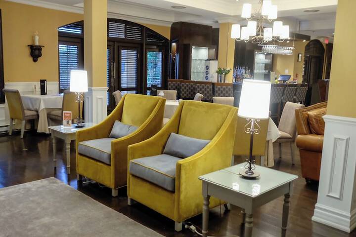 Le St-Martin Hotel & Suites Laval