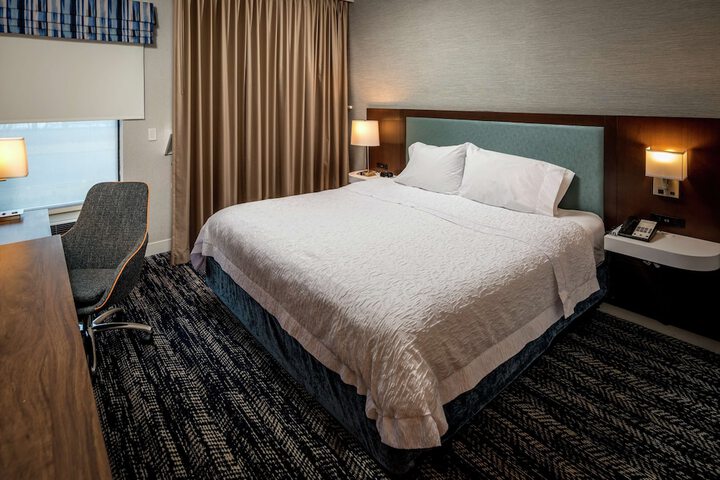 Hampton Inn Long Island / Commack