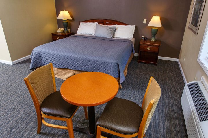 Room 50 of 102