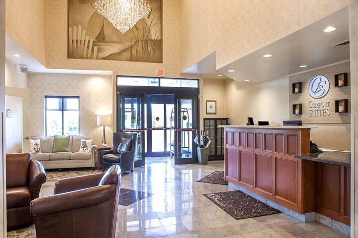 Comfort Suites West Warwick - Providence