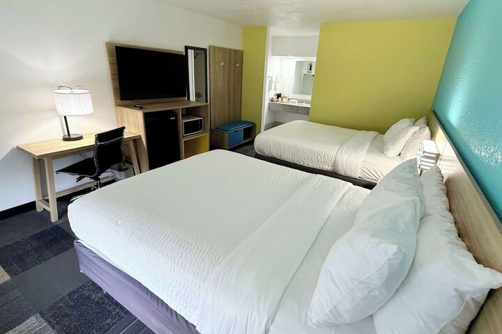 Days Inn by Wyndham Eglin AFB