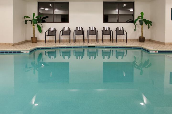 Holiday Inn Express Grove City by IHG
