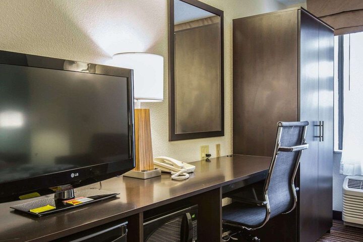 Room 18 of 30