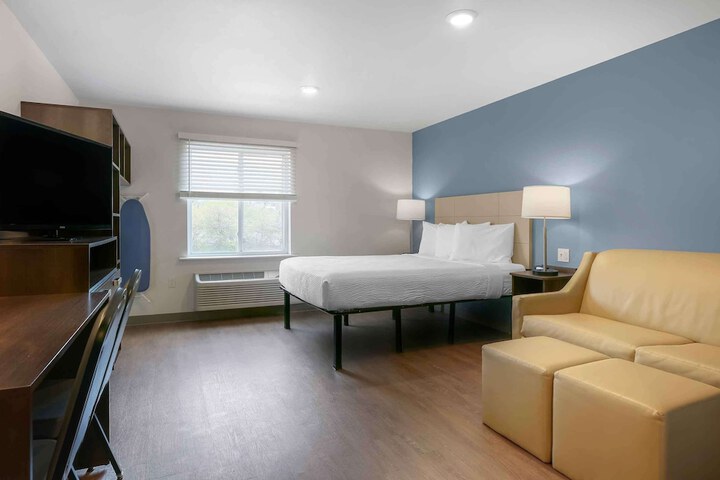 Room 11 of 24