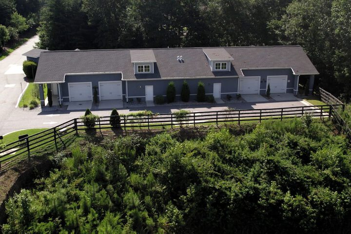 Belamere Swimming Pool Suites