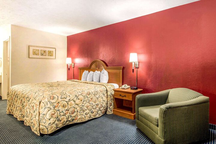 Room 9 of 23