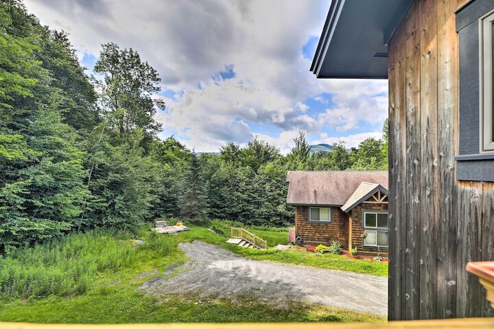 Airy & Bright Hideaway Near Smugglers Notch!