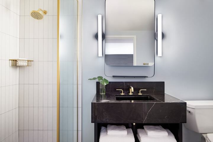 Kimpton Alton Fishermans Wharf by IHG