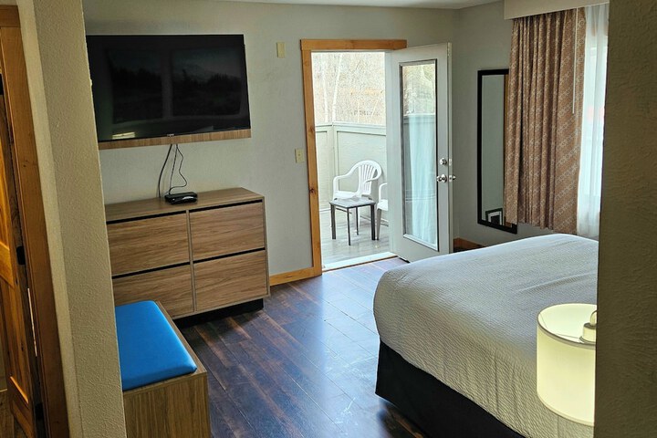Days Inn and Suites by Wyndham Downtown Missoula-University
