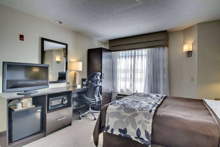 Room 11 of 31