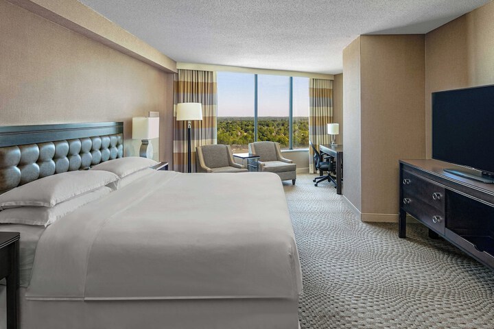 Sheraton Greensboro at Four Seasons