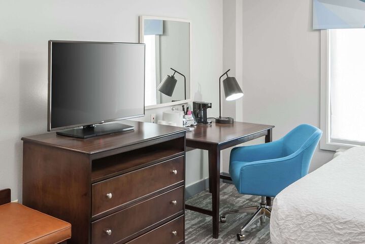 Room 25 of 42