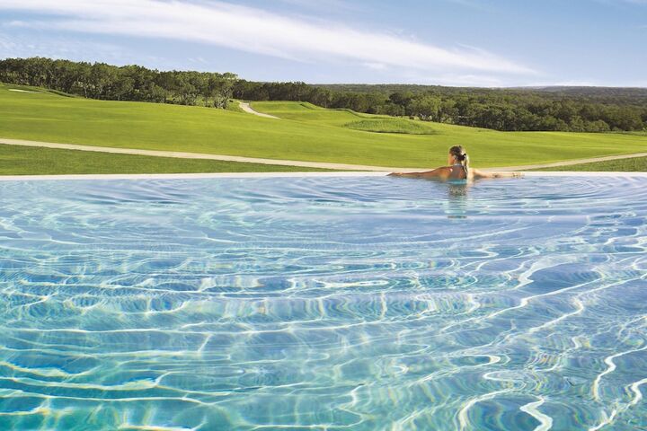 Pool 26 of 275