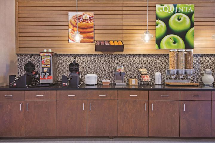 La Quinta Inn & Suites by Wyndham Morgantown