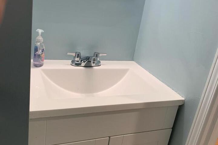 Finished 2 BR Apartment in an Upscale Area of Ajax