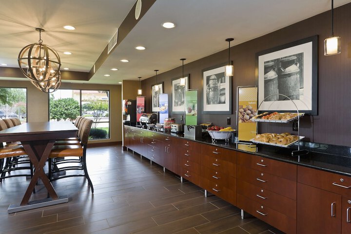 Hampton Inn Houston / Stafford