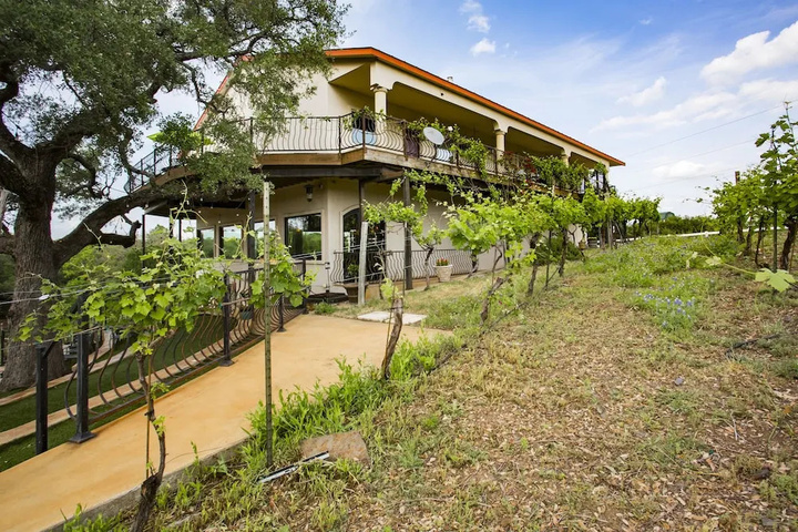 The Vineyard B & B at Lost Creek Ranch