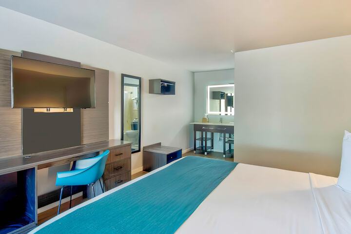 Room 16 of 25