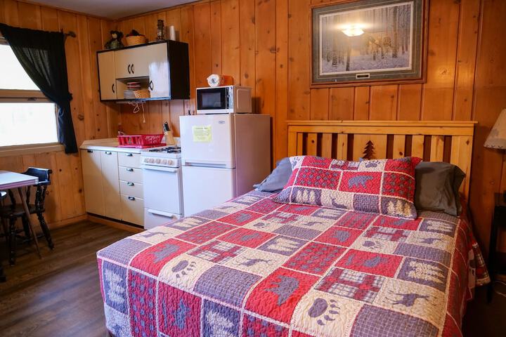 Sunshine Motel and Cabins