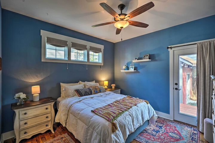 Cozy Southern Pines Retreat 1 Mi to Downtown!