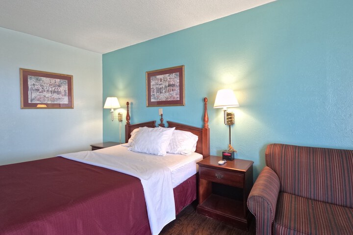 Room 11 of 21