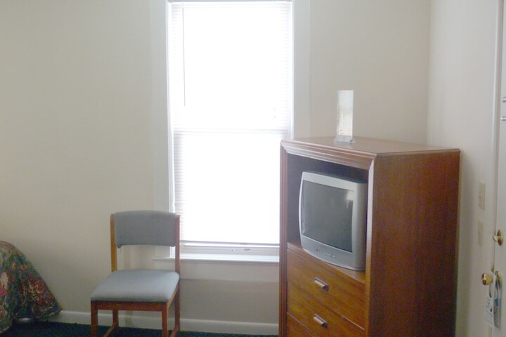 Room 12 of 34
