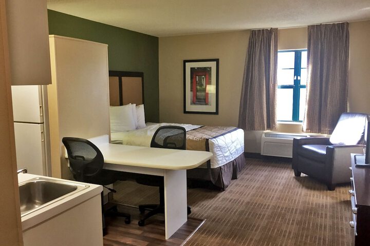 Room 17 of 24