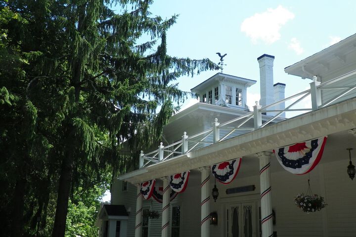 Homeport Inn and Tavern