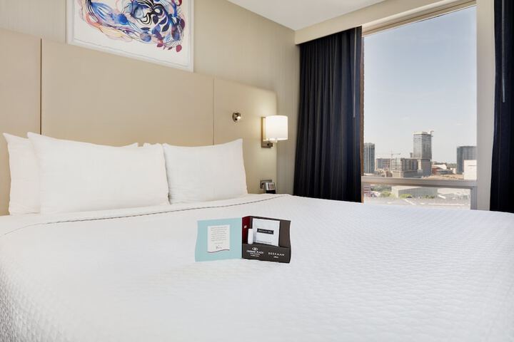 Room 42 of 59