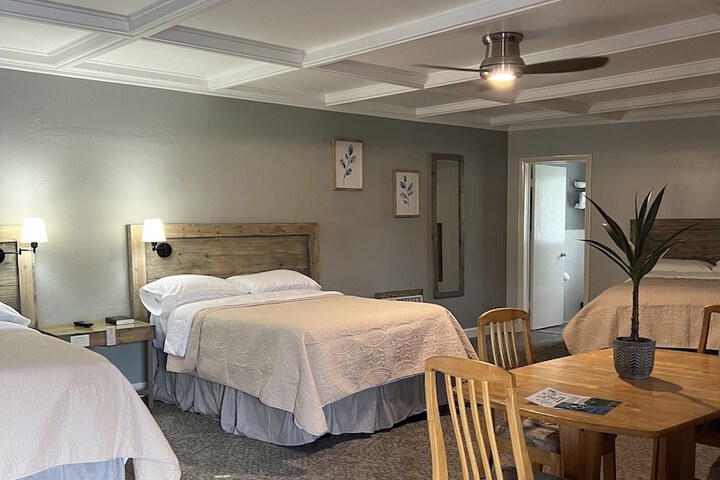 Room 30 of 82