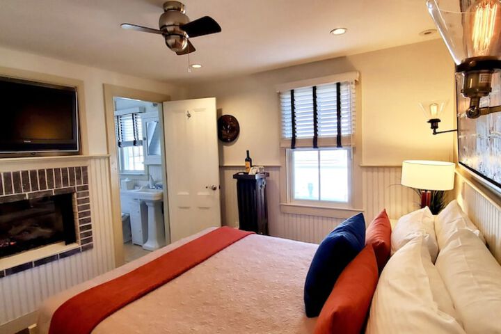 Room 40 of 126