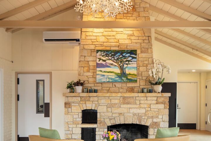 Carmel Beach Hotel