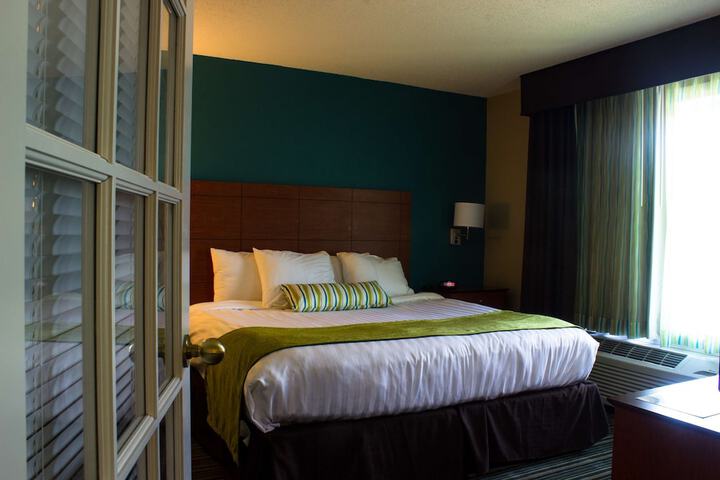Room 32 of 39
