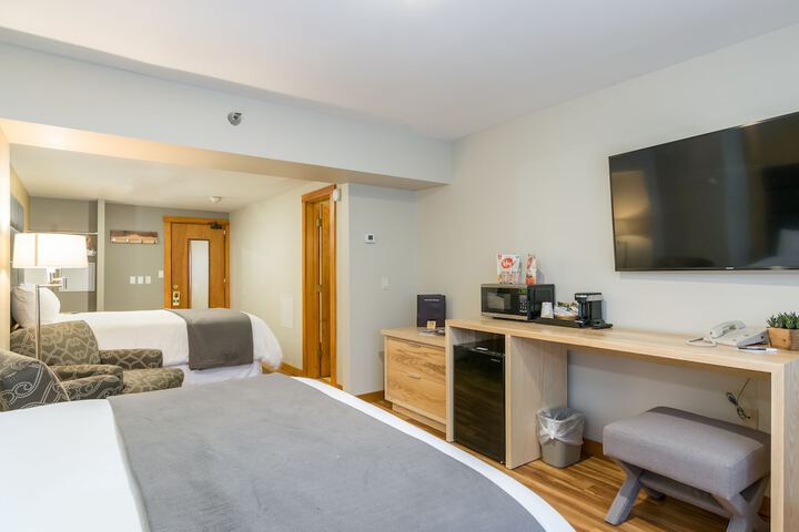 Room 16 of 65