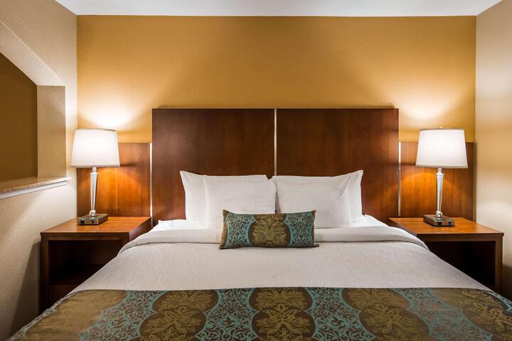 Best Western Plus Airport Inn Suites